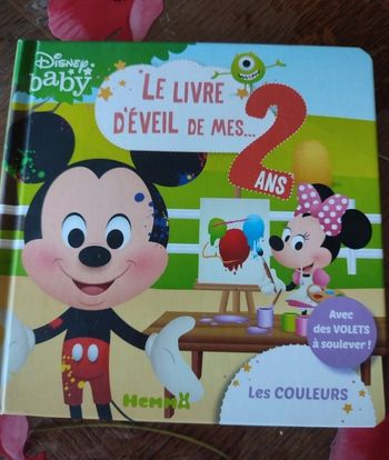 Disney le livre d éveil de mes 2 ans