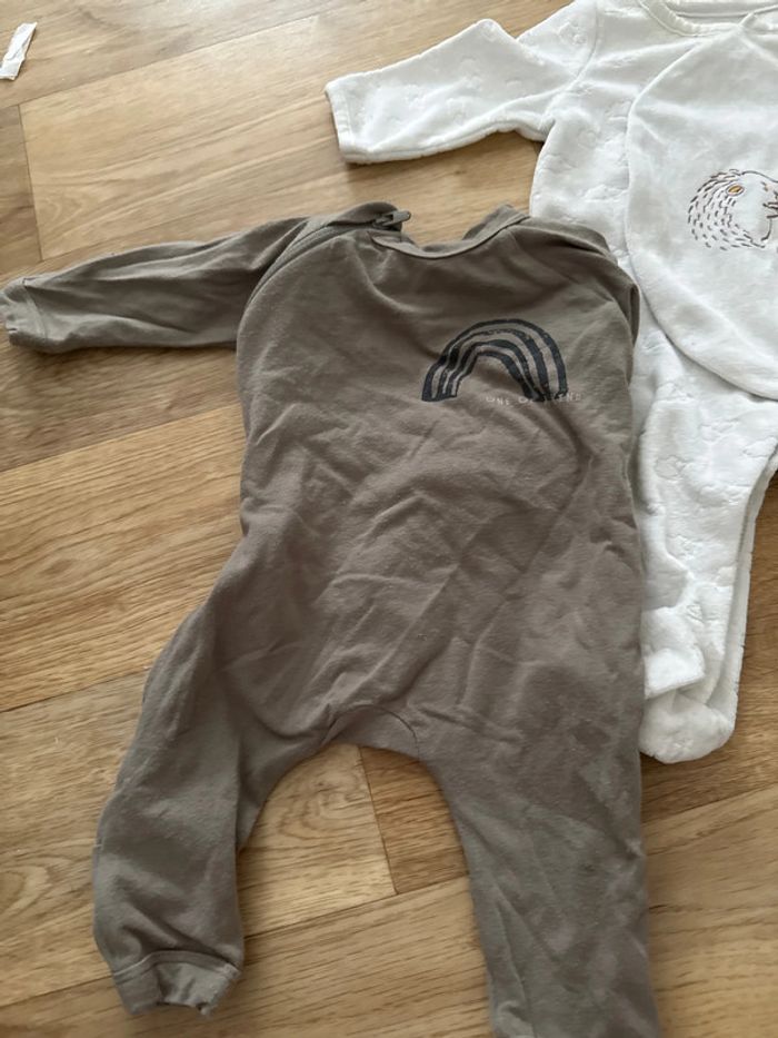 Lot pyjama 1 mois - photo numéro 2