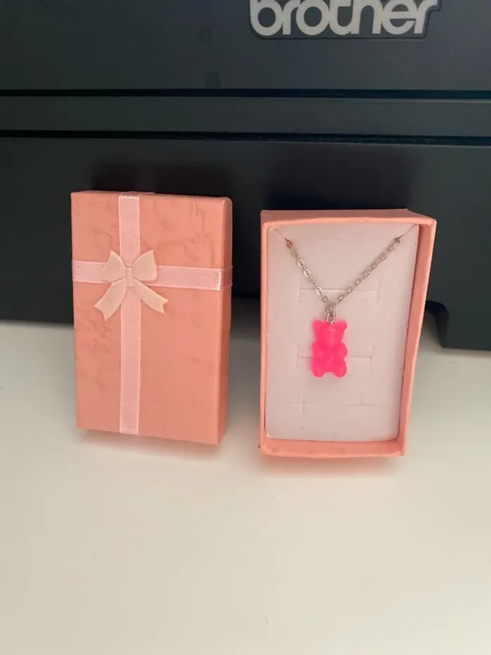 Collier pendentif ourson nounours guimauve rose