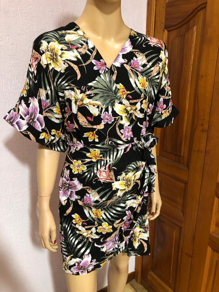 Robe à fleurs 🌺 O’neill - n e u ve - photo numéro 2