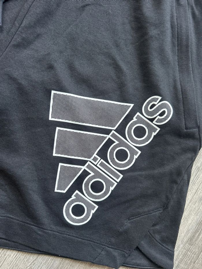 Short adidas homme taille S - photo numéro 2