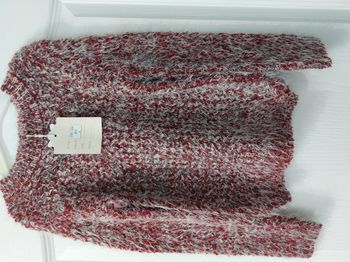 beau pull bordeaux col rond 4 ans