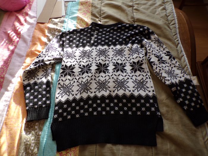 Pull de Noël noir et blanc T38/40 neuf - photo numéro 3