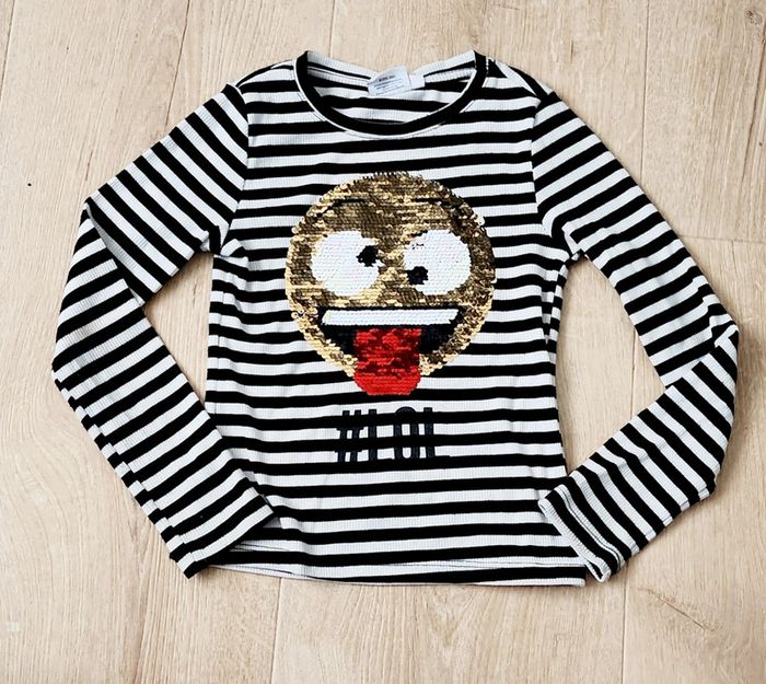 T-shirt manches longues fille blanc et noir rayé taille 5/6 ans emoji 🤪 taille