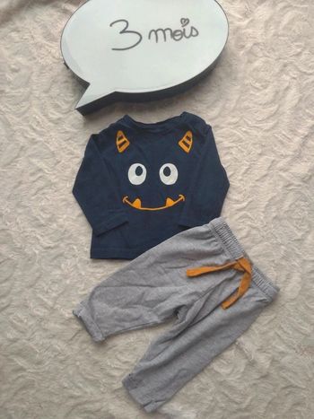 Ensemble (tee shirt manches longues+jogging) Garçon 3 mois Petit monstre In Extenso