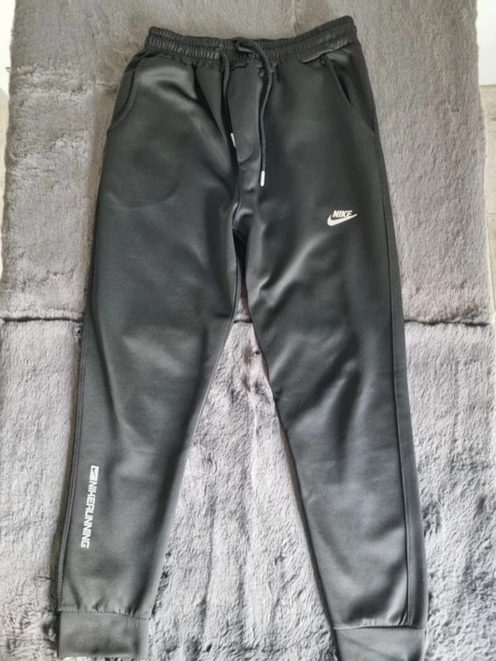 Jogging Nike noir, M Hommes - photo numéro 2