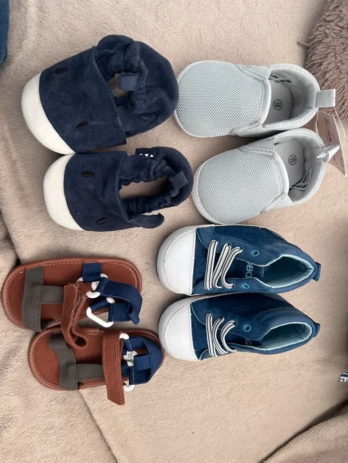 Lot chaussures bébé