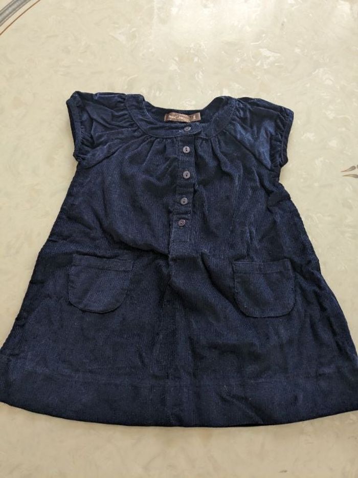 Robe Bout'chou velours côtelé bleu marine.