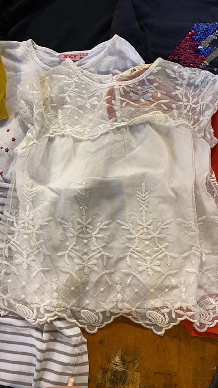 Lot 8 hauts - 8 ans - photo numéro 2