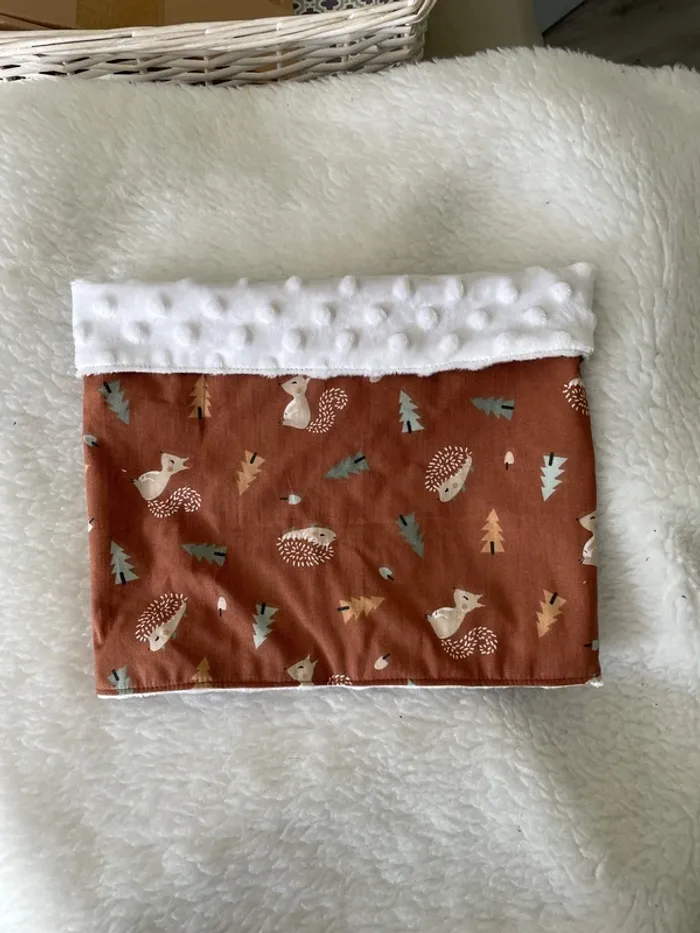 Snoods enfant blanc écureuil et hérisson