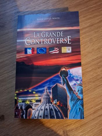 Livre La grande controverse de Ellen Gould White en très bon état