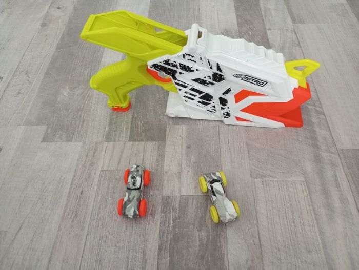 Lanceur de voitures nerf nitro