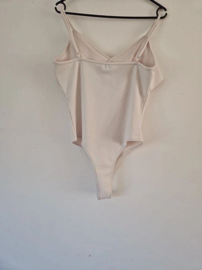 Body femme - photo numéro 2