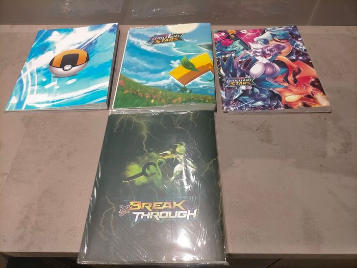 4 classeurs pour 540 cartes Pokémon - photo numéro 2