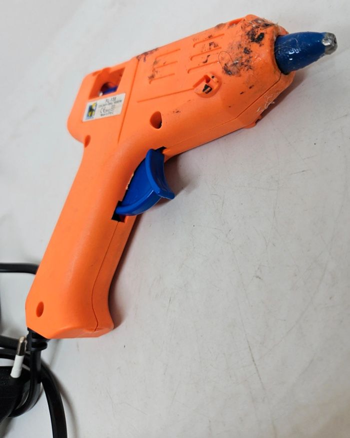 Pistolet à colle.
En l'état. - photo numéro 4