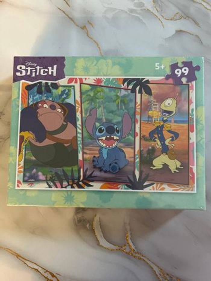 Pull stich 99 pièce neuve