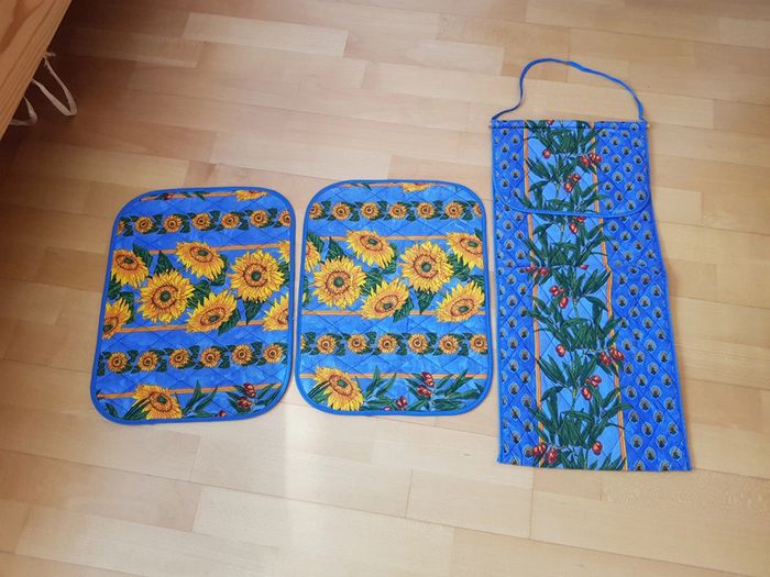 2 sets de tables + range pain vent du sud