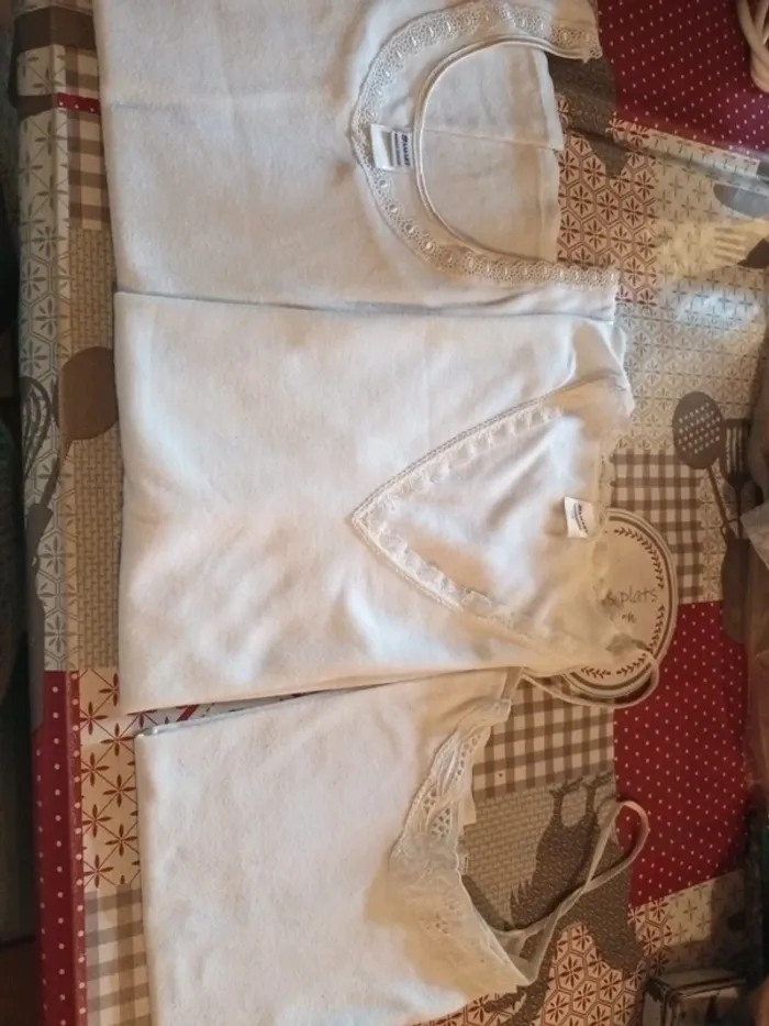 Lot de 3 chemises de corps 2 damart et 1  3 suisses taille S