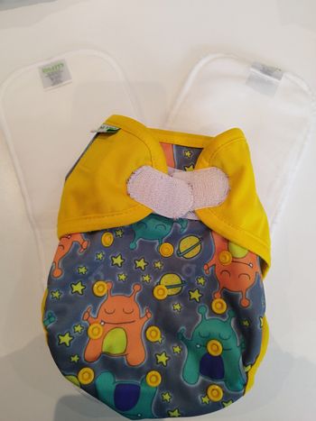 Couche lavable "extra terrestres" et 2 inserts Bum Diapers