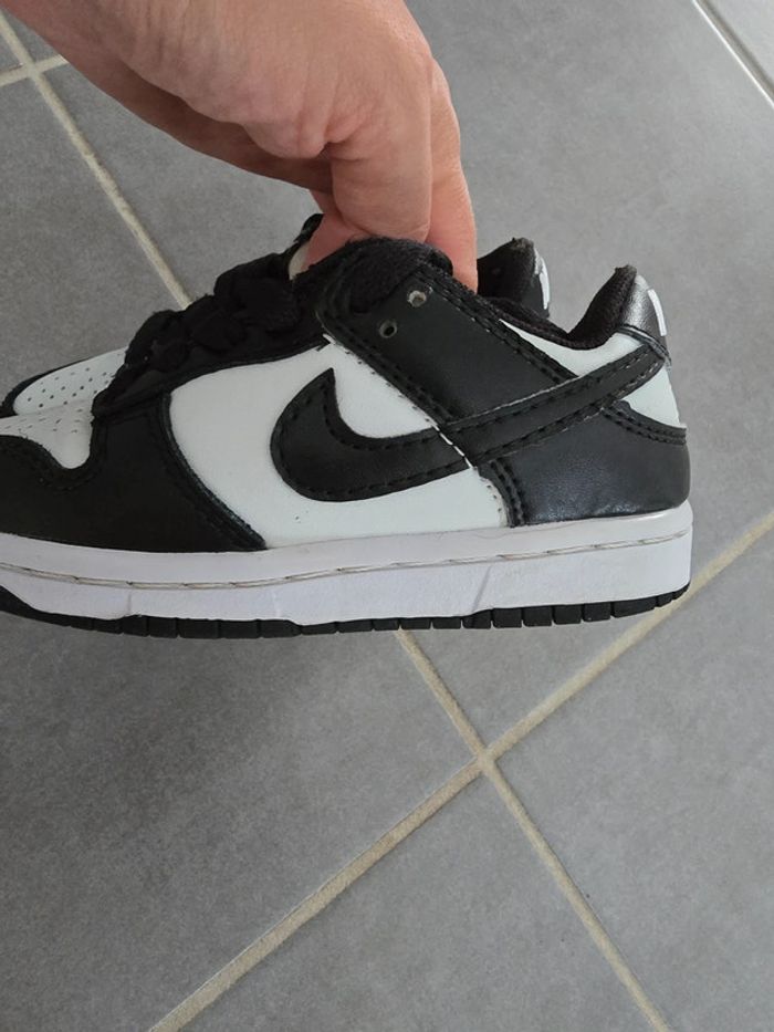 Basket Dunk noir et blanche - photo numéro 2