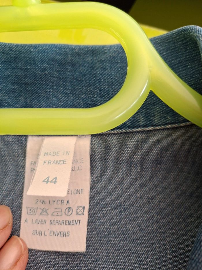 Veste/ blouson tissu jeans Taille 44 très mode - photo numéro 6