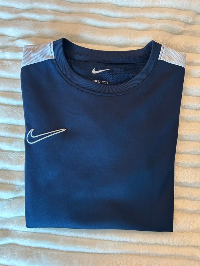 T-shirt Nike Dri Fit taille M enfant - photo numéro 5