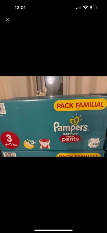 lot de deux cartons couches pampers taille 3