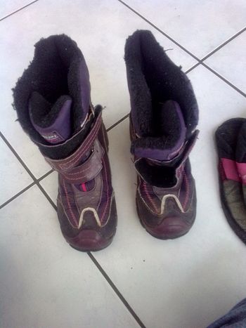 Lot de trois paires de chaussures(baskets Geox,botte de neige,chausson) taille 34