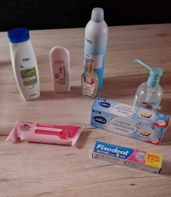 Ensemble d'articles neufs