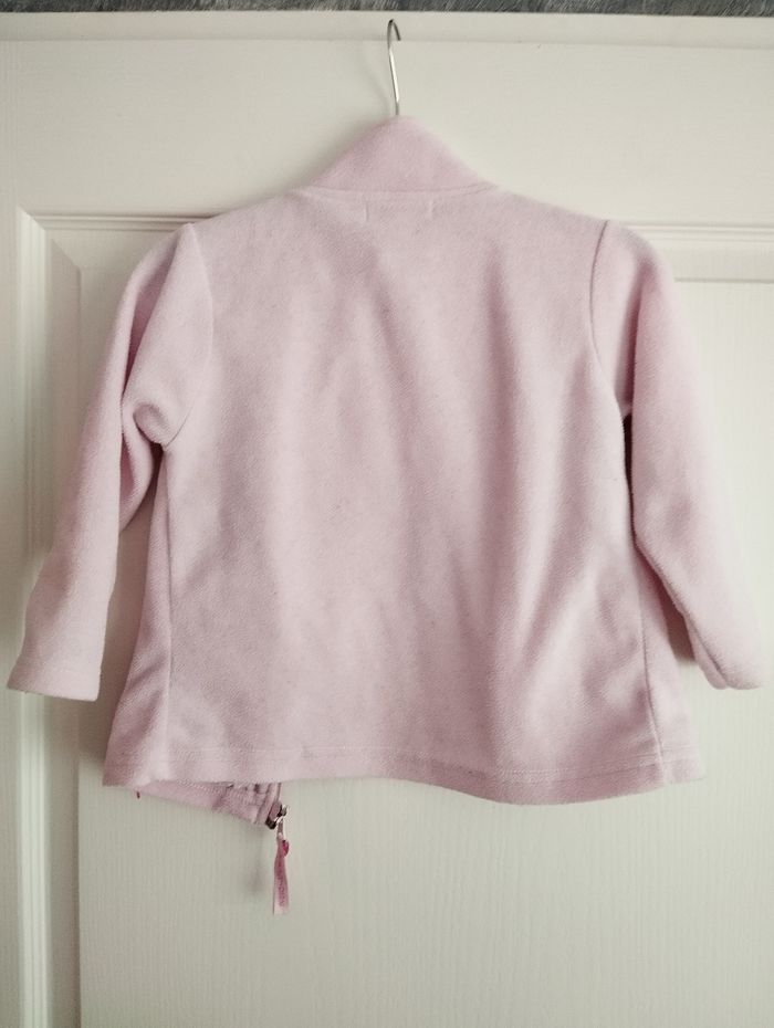 * Gilet polaire rose motif sequin papillon T3A Kokodo - photo numéro 6