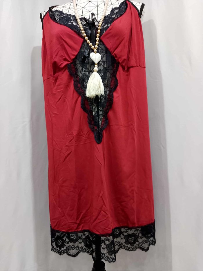 Robe nuisette sexy grande taille noire et rouge – dentelle contrastée avec string assorti 💋 - photo numéro 3