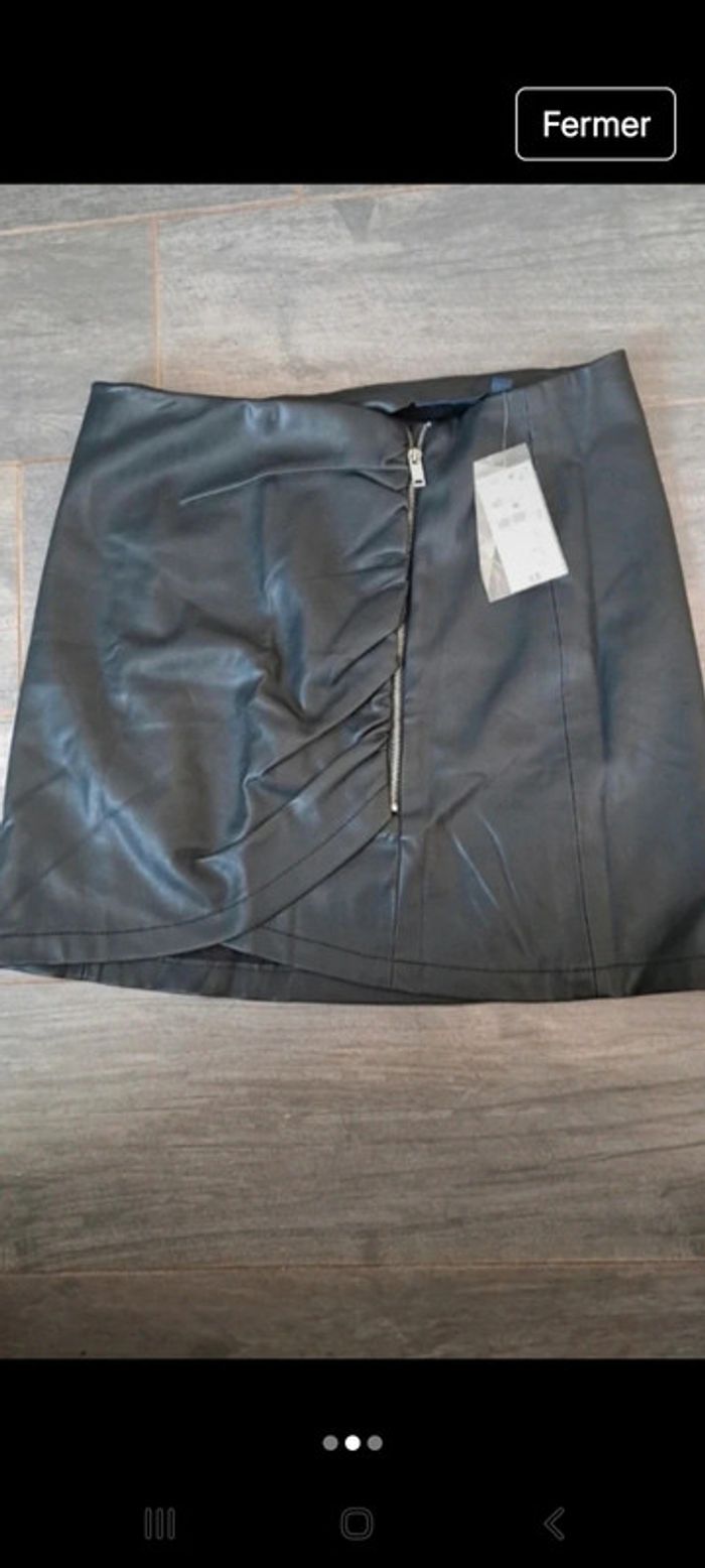 Jupe simili cuir Kiabi 40 neuve - photo numéro 2