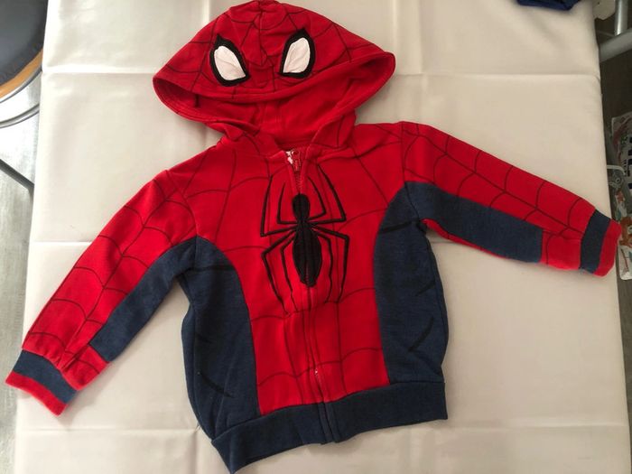 Lot de vêtements Spiderman 3/4 ans - photo numéro 2