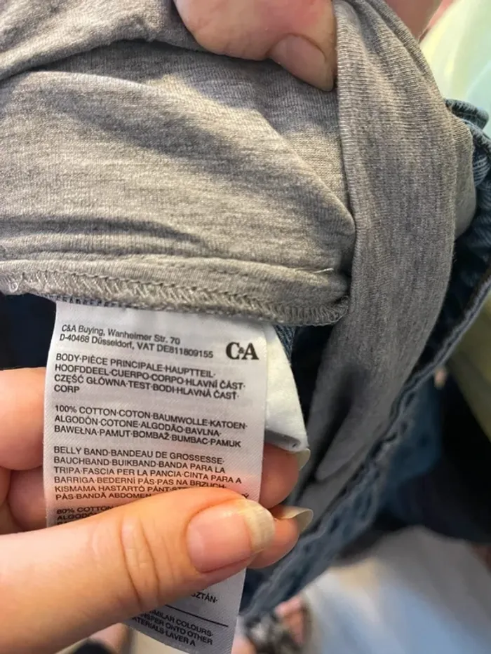 Short en jeans grosses - photo numéro 3