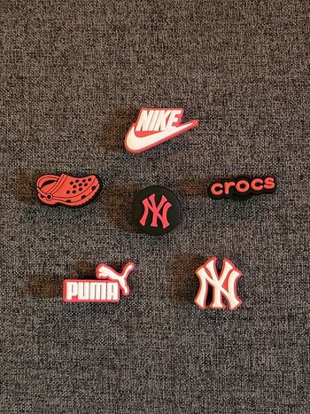 Jibbitz/PinsCrocs/Charms