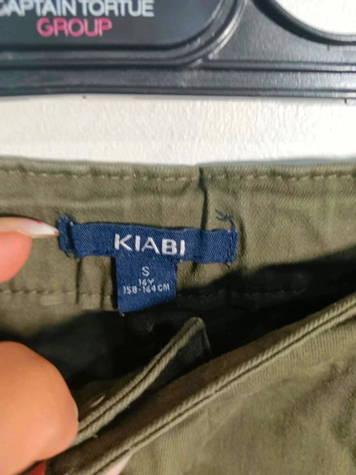 C10 short kaki kiabi 16 ans - photo numéro 3