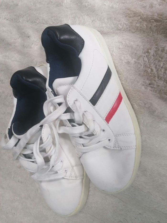 Baskets 💙🤍❤️ mixtes 37 - photo numéro 2