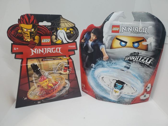 Lot de 2 toupie Lego Ninjago.