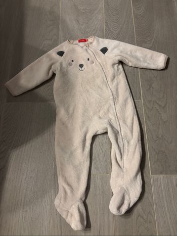 Pyjama et sur pyjama