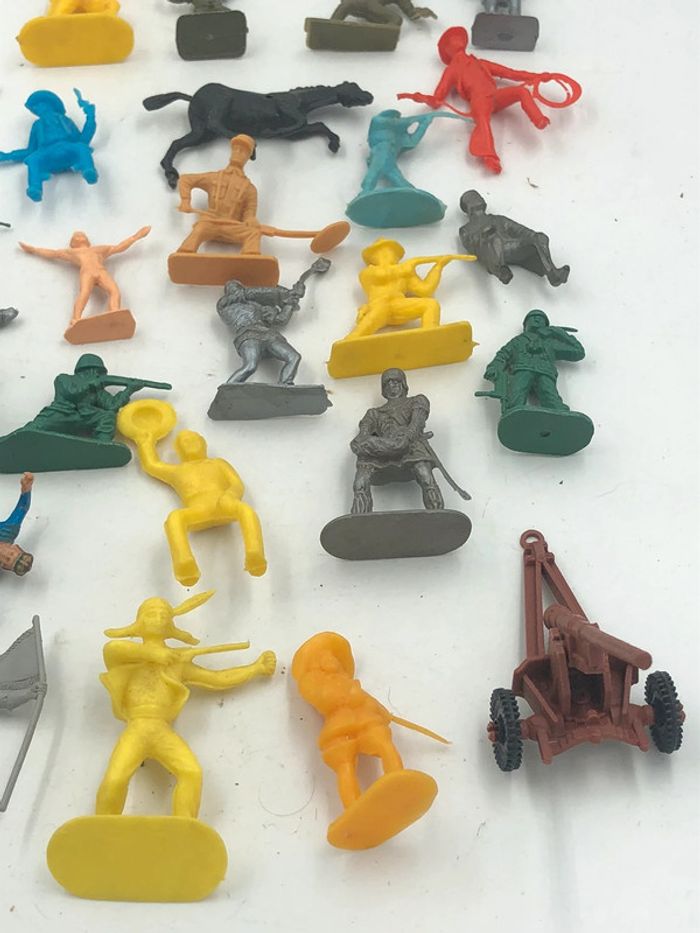 Lot de 29 figurines Soldats divers - photo numéro 7