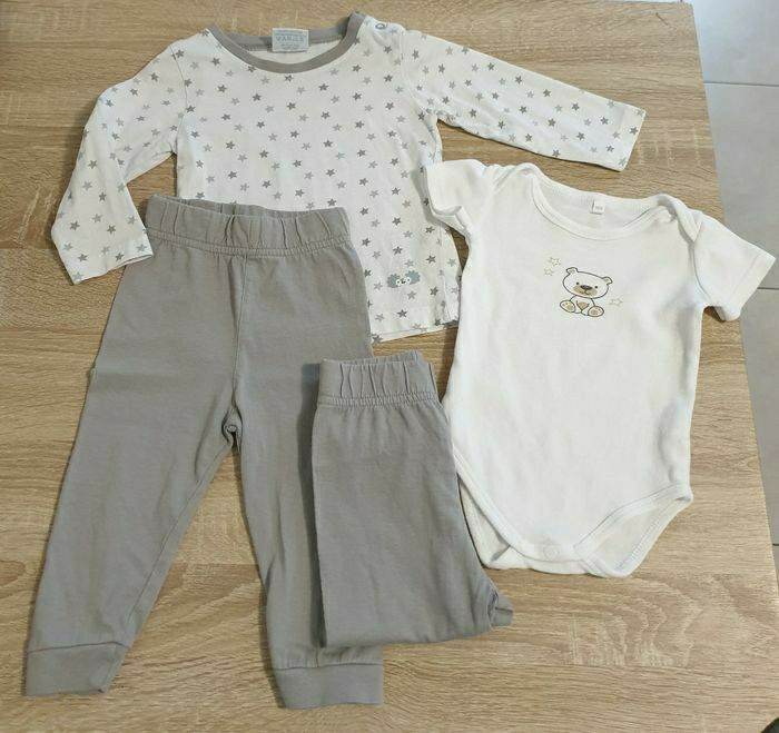 Lot 9 mois - 1 haut pyjama + 2 pantalons pyjama + 1 body manches courtes