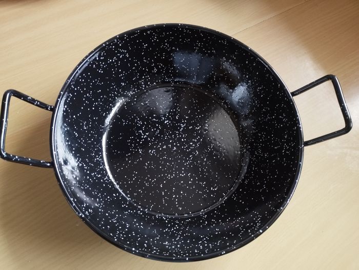 Wok sauteuse en émaille
