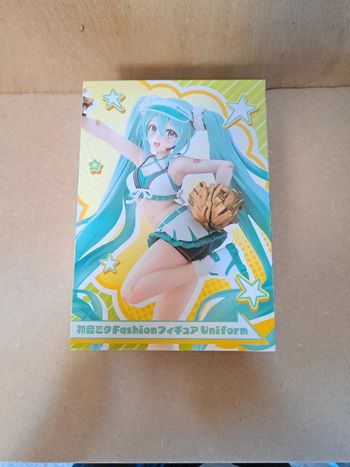 Hatsune miku figurine vocaloid taito