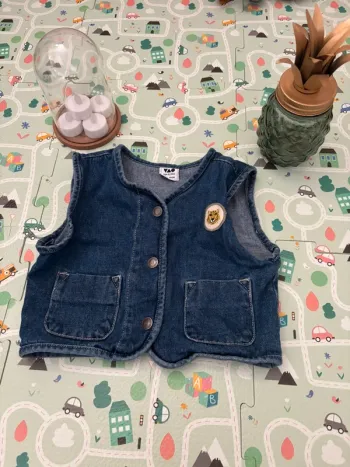 Veste en jean sans manche tape à l’œil 24 mois