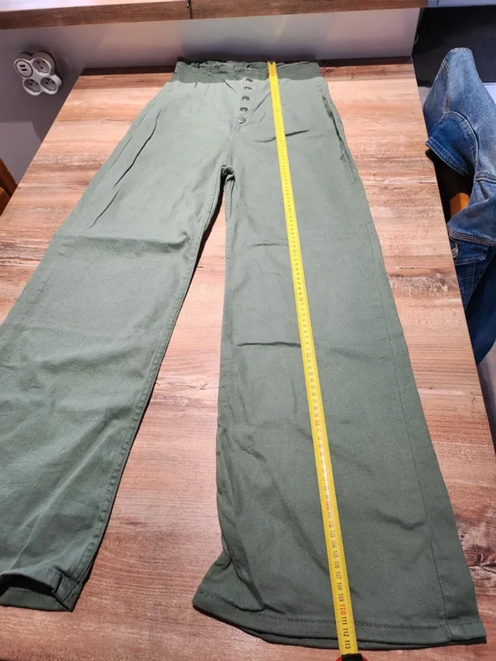 Jean pantalon jambes larges baggy vert kaki taille 38 très bon état effet effiloché sur le haut - photo numéro 5