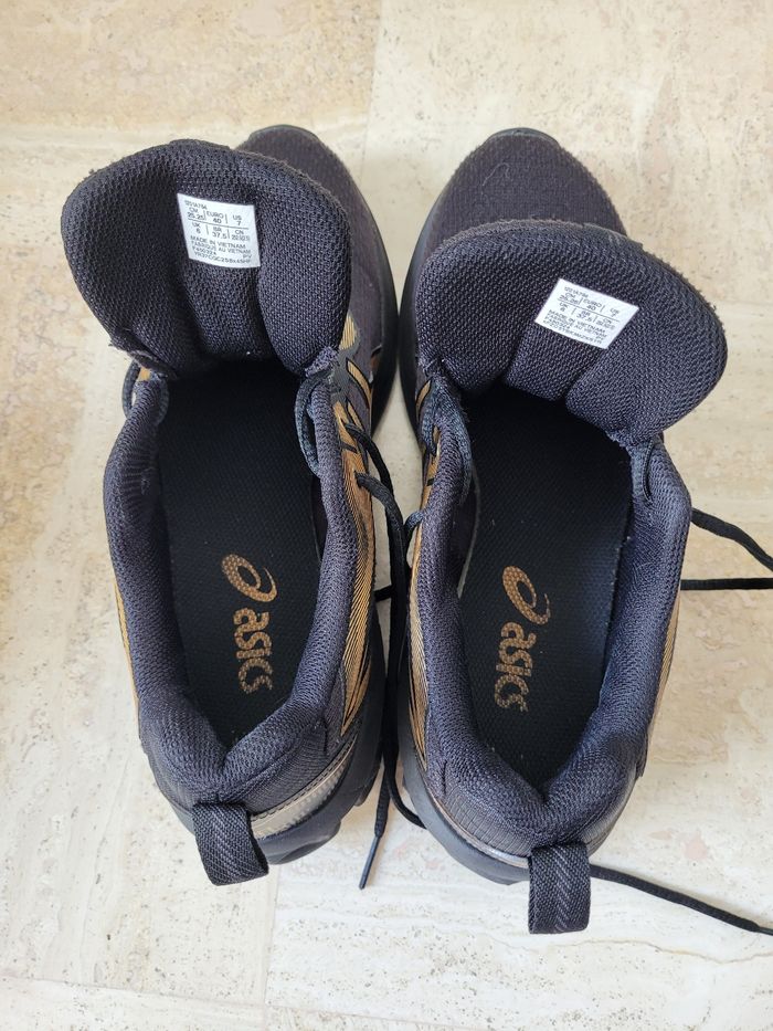 Baskets Asics Noires et dorées - photo numéro 6