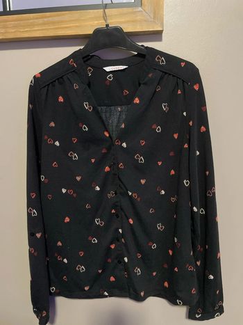Blouse noire à cœurs