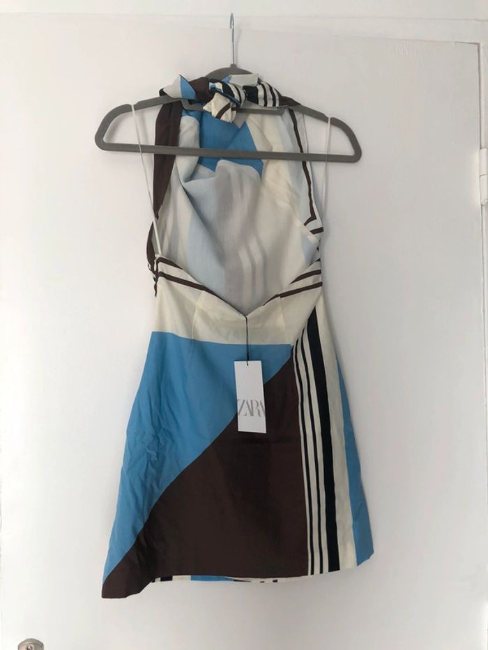 Superbe belle robe en popeline avec encolure halter dos nu Zara neuve avec étiquette taille XS - photo numéro 7