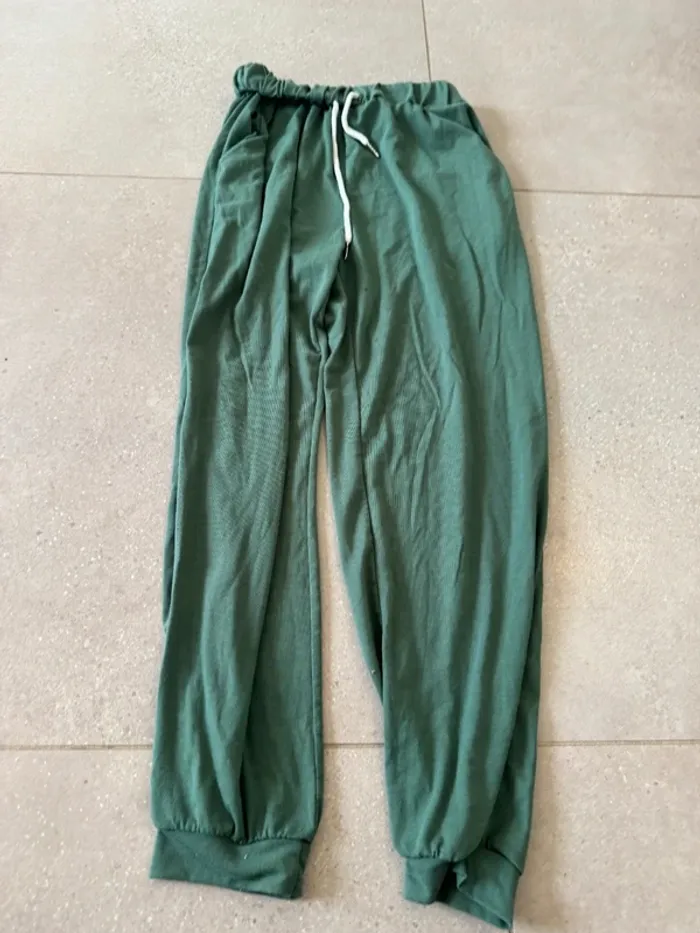 Jogging vert taille M, bon état