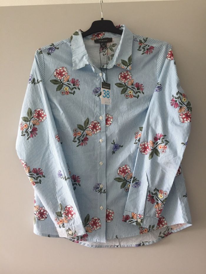 Chemise fleurie